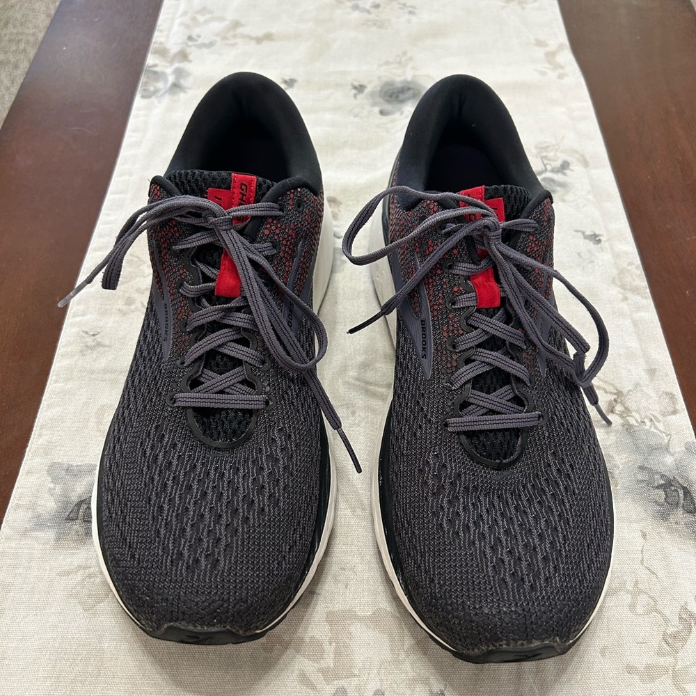 Brooks Navy and Red Ghost 11 Running Shoes with Breathable Mesh Size 13.